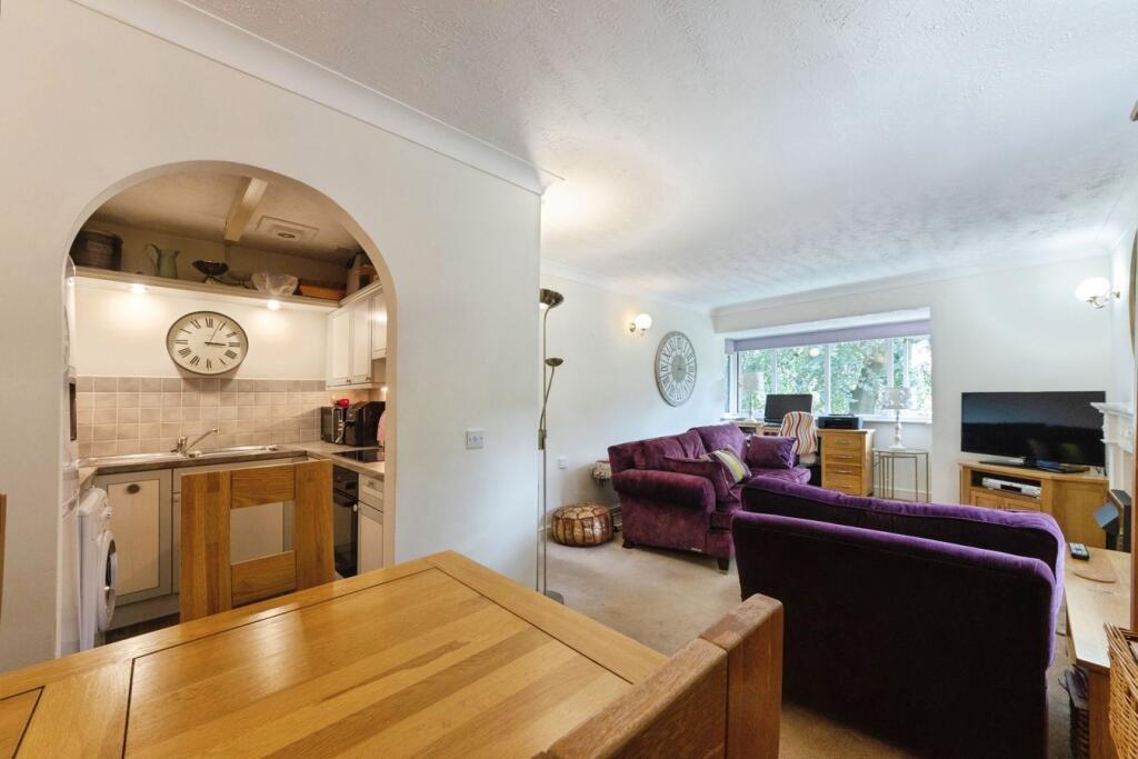 Apartment in Solihull - View 5