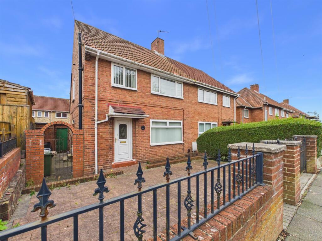 3-bed semi-detached on Southend Road, Low Fell, Gateshead, £159,950