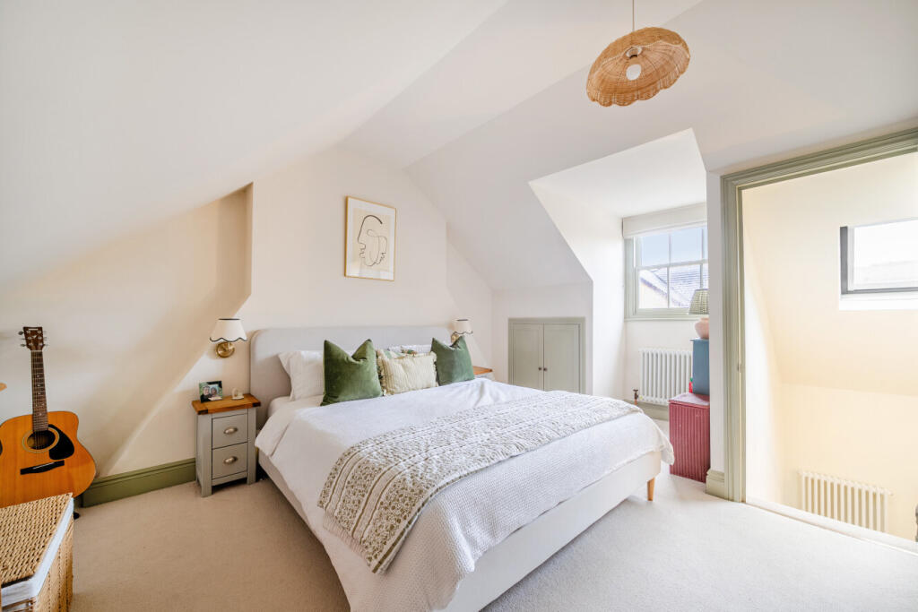 Apartment in London, South Wimbledon, Merton Park - View 4