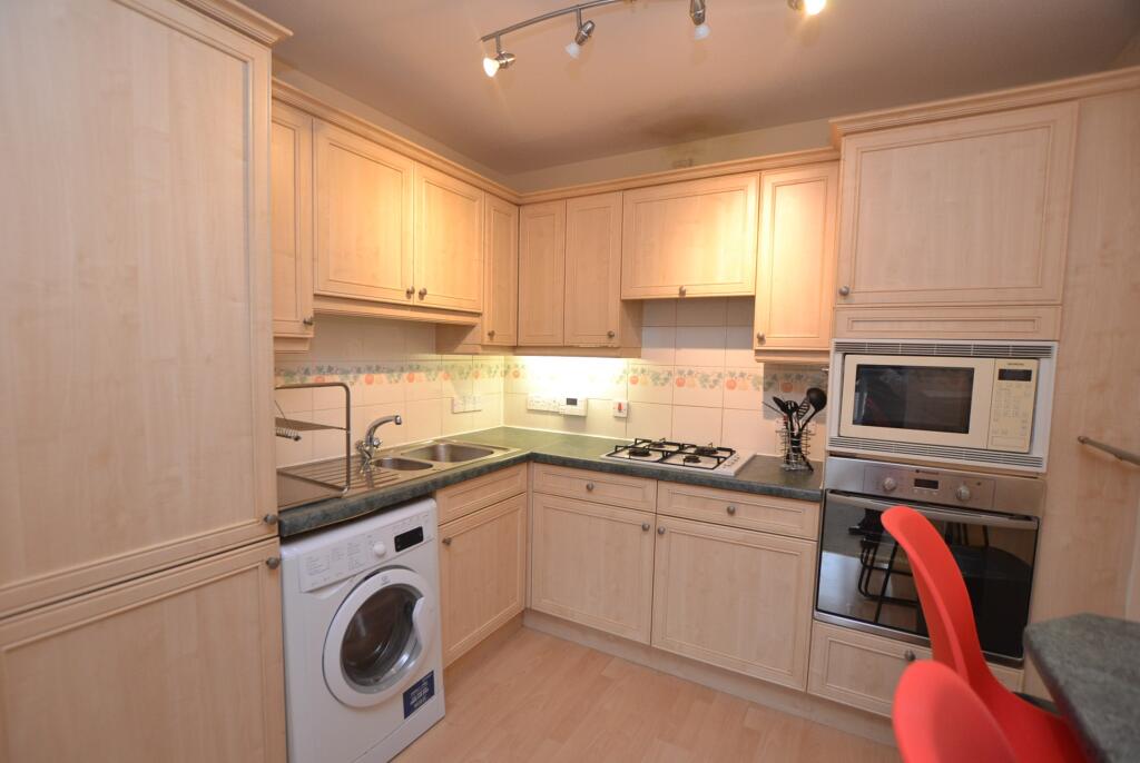 Apartment in Edinburgh, Roseburn - View 4