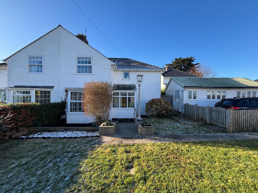 Main image of property: Bron Awelon, Barry, CF62