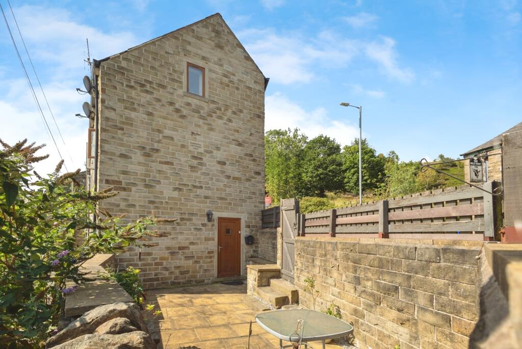 3-bed terraced on Stamford Street, Mossley, Ashton-under-Lyne, Greater Manchester, OL5, £230,000
