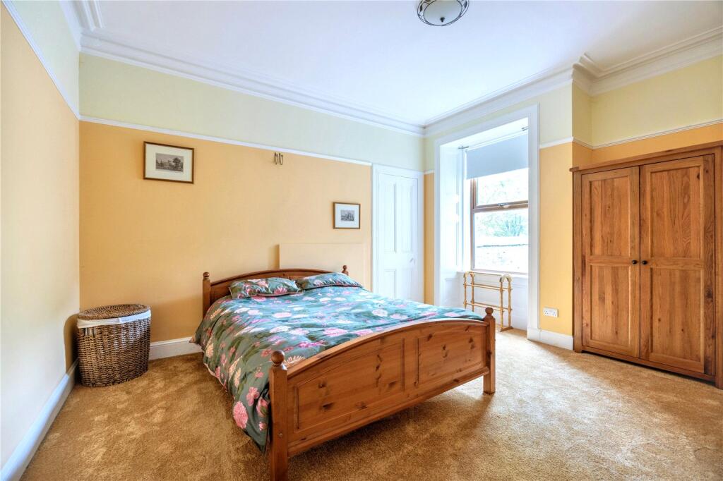 House in Dundee - More