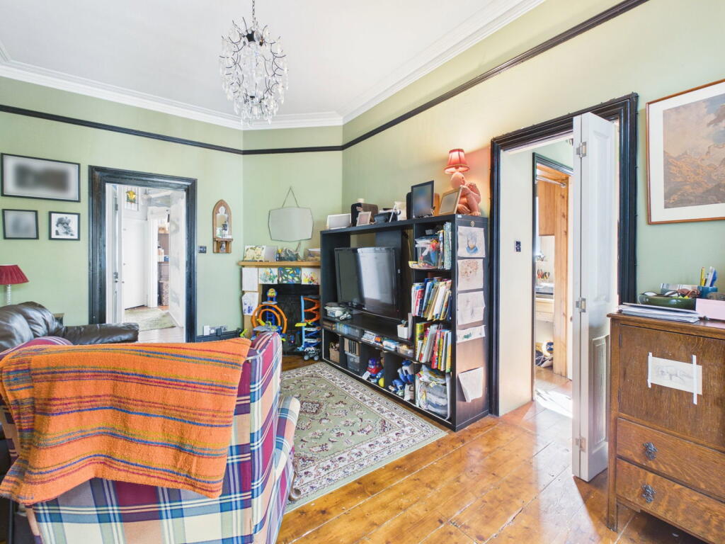 Apartment in Worthing, West Sussex - View 5