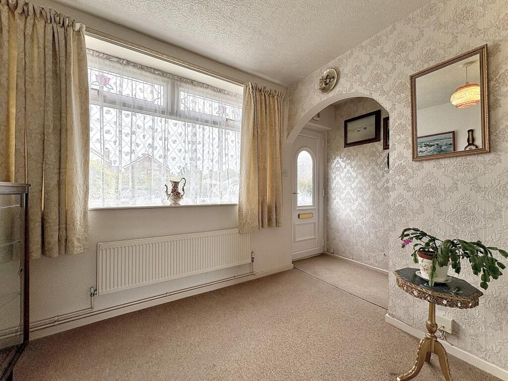 Whitegates Road, Bilston, WV14 8XB photo 2