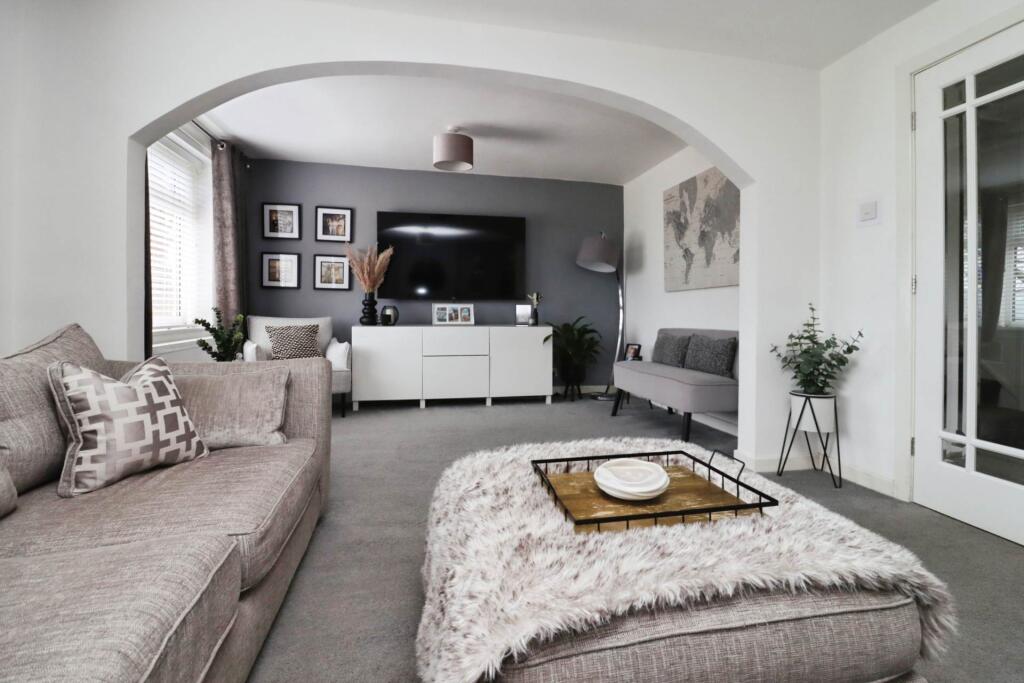House in Wirral, Liverpool City Region - View 3