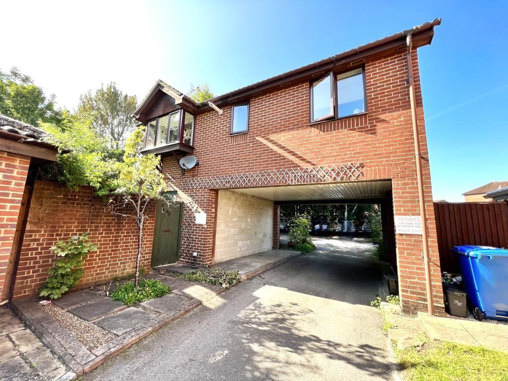 Main image of property: Wantage Road, College Town