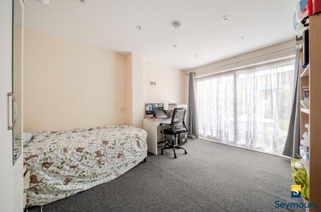 St. Johns Road, Guildford, Surrey, GU2 - View 4