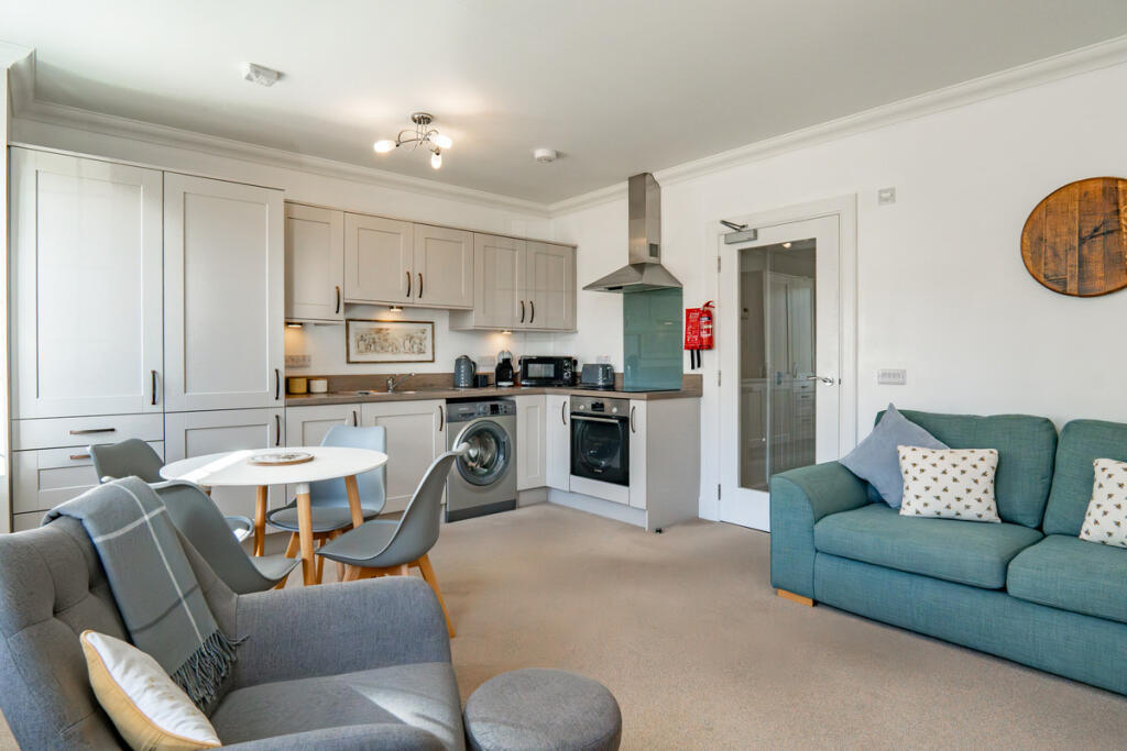 Apartment in Inverness, Highland - View 4
