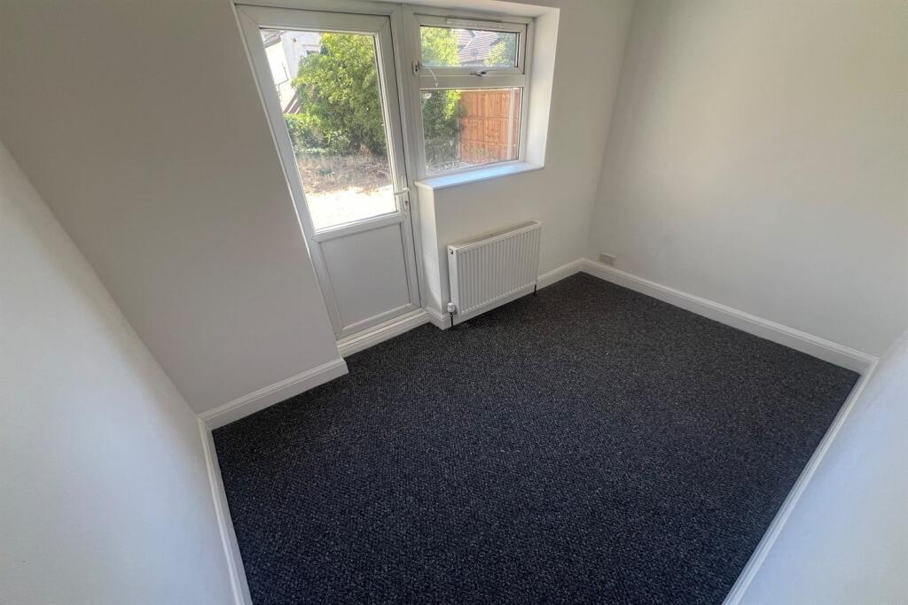 Apartment in Southend-on-Sea, Essex - More