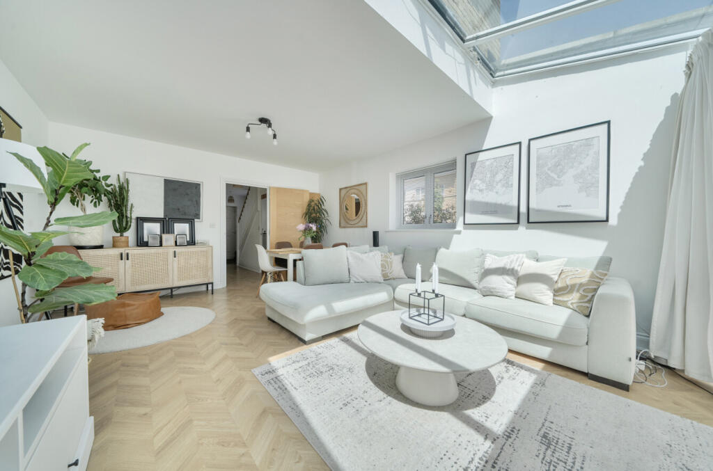 Harris Close, Orpington, BR5 - View 2