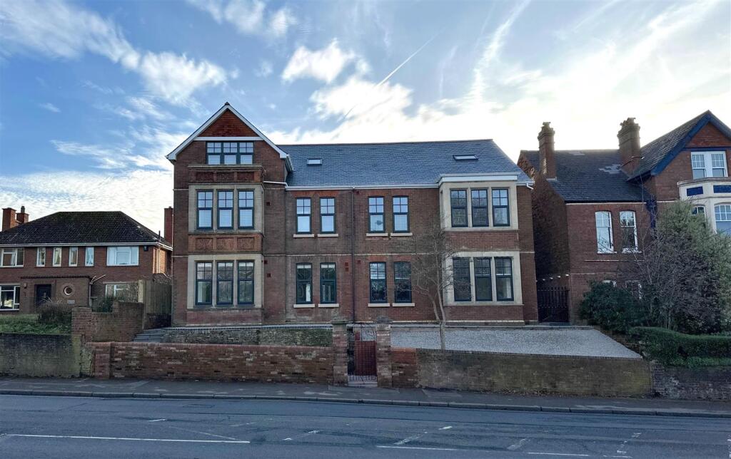 Main image of property: Heavitree Road, Exeter