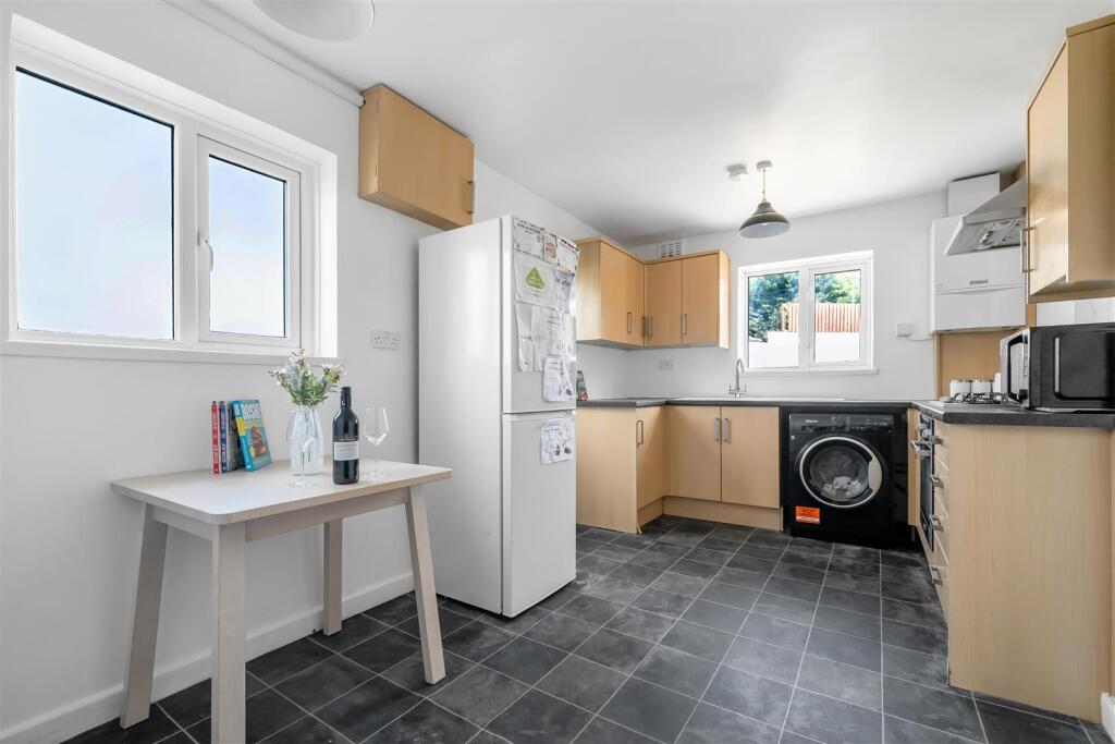 House in Weymouth, Littlemoor - View 6