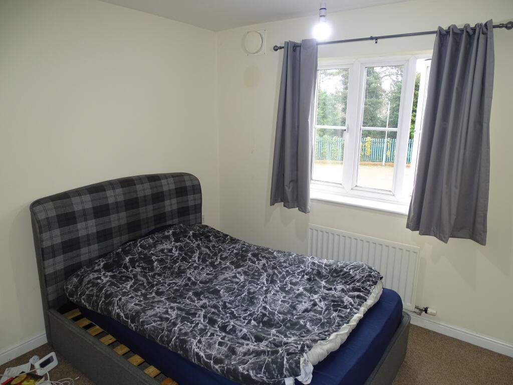23 Regal Place photo 4