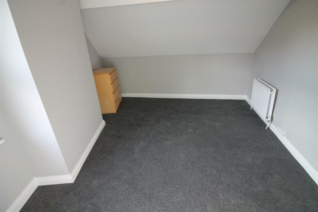 6 bedroom house for rent
