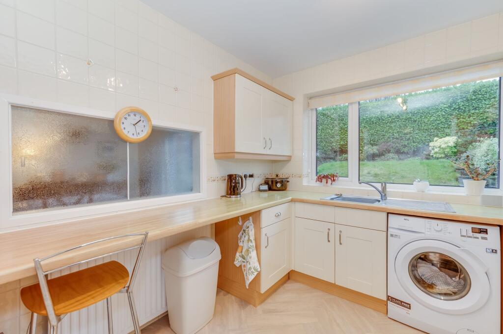 St. Quentin Rise, Bradway, S17 - View 4