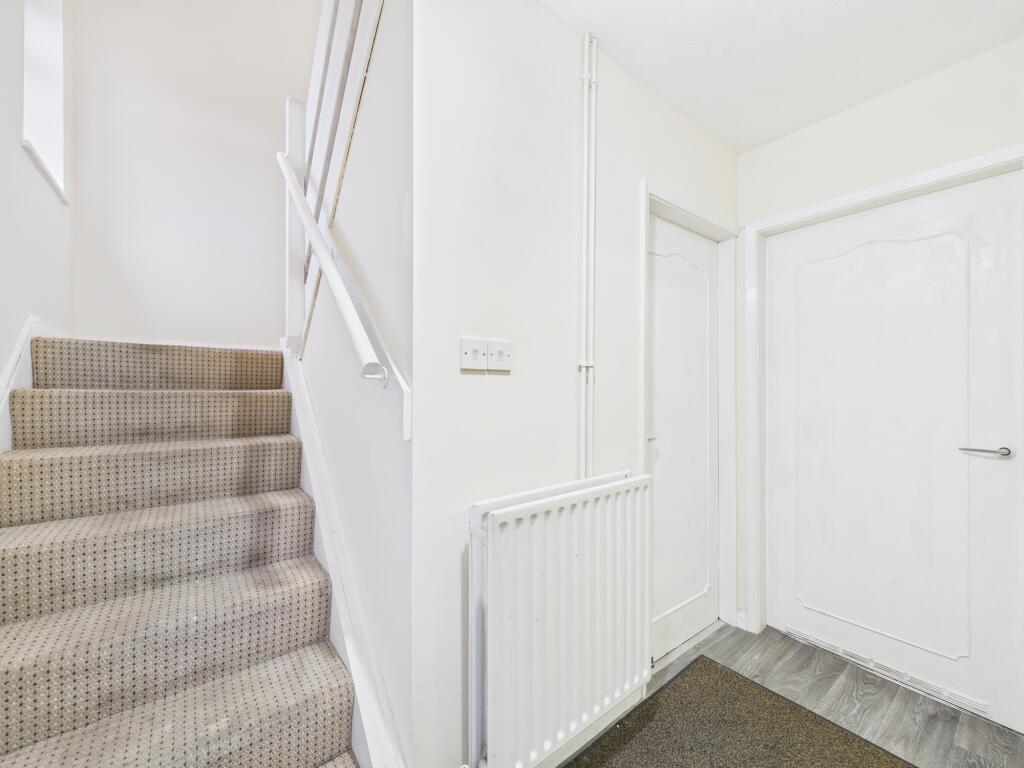 House in East Staffordshire, Winshill - View 3