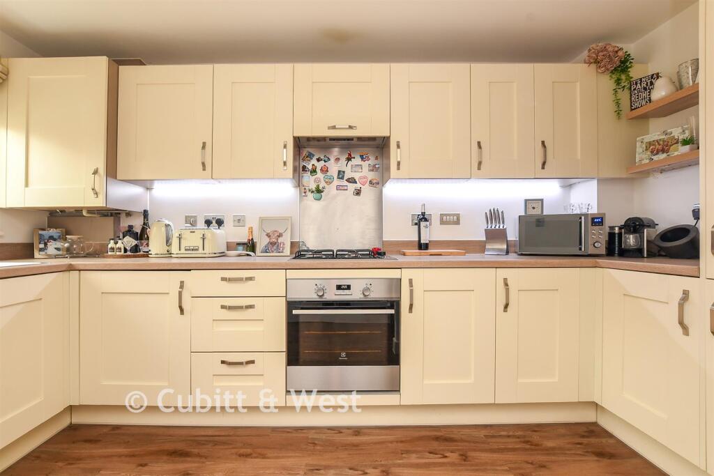House in Redhill - View 2