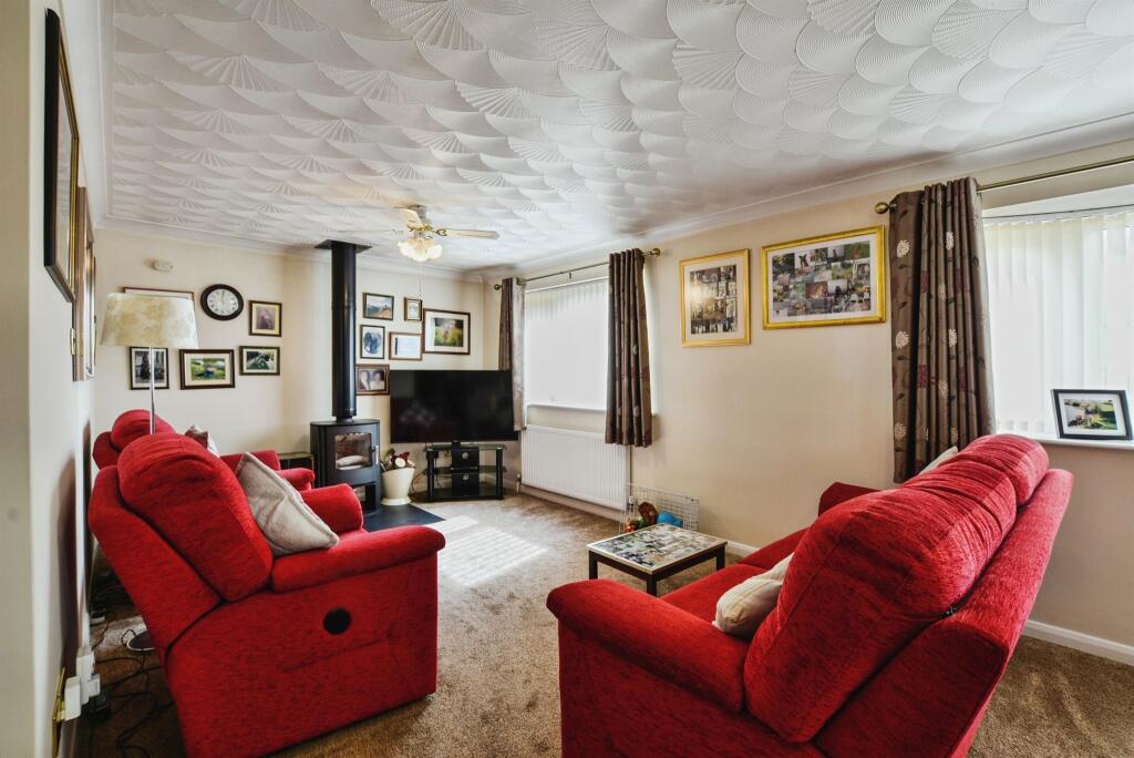 House in Lincoln - View 4