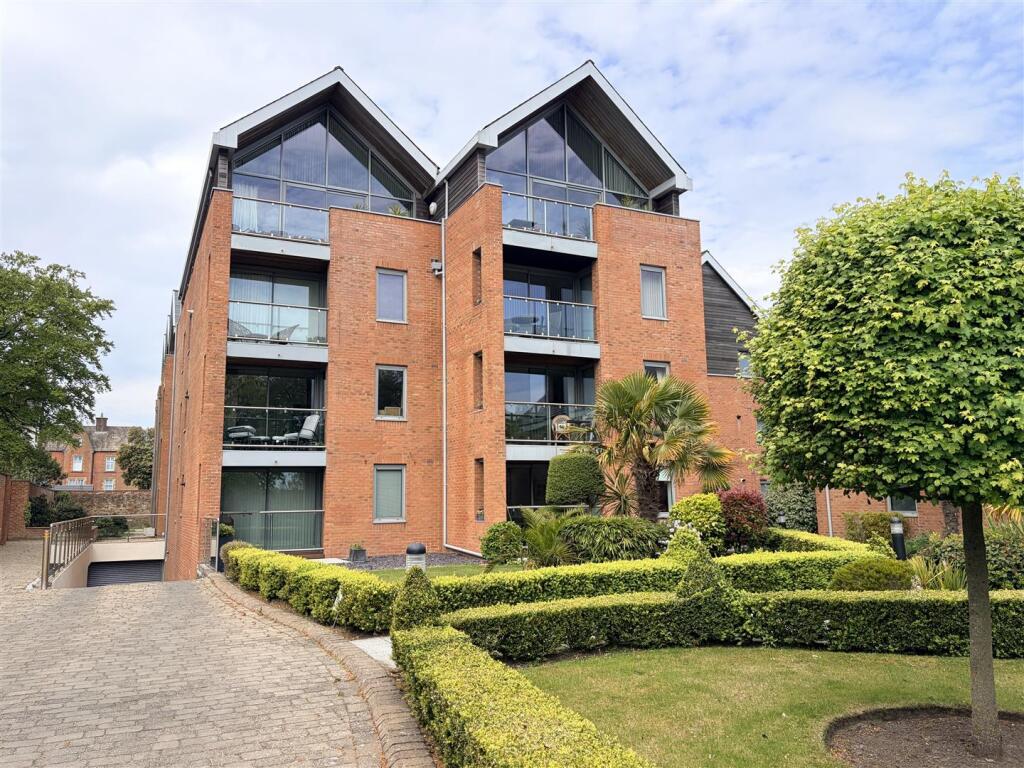 Main image of property: Holcroft House, Fairlawn Road, Lytham