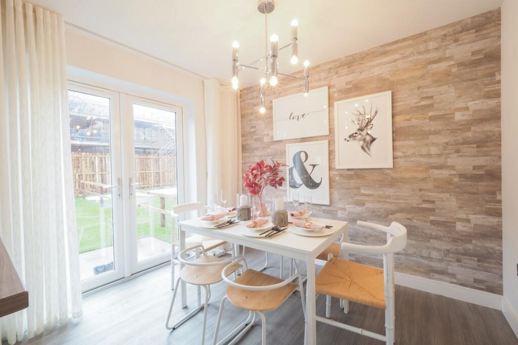House in Edinburgh, West Lothian - More