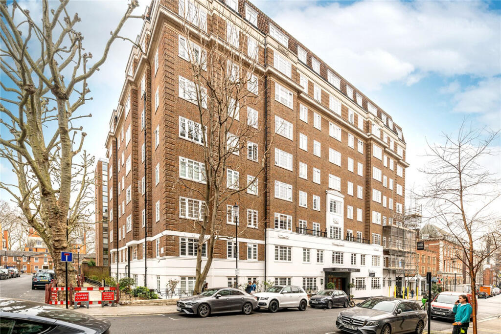Apartment in London, Kensington - View 2