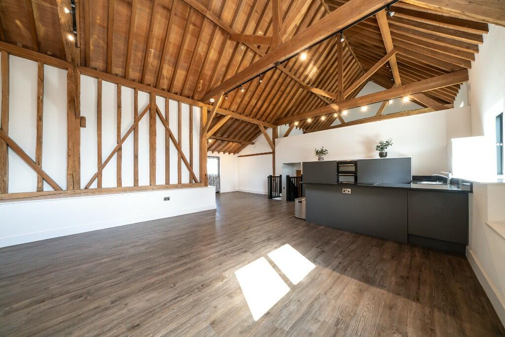 The Barns, Bunkers Lane, Hemel Hempstead, Hertfordshire, HP3 - View 2