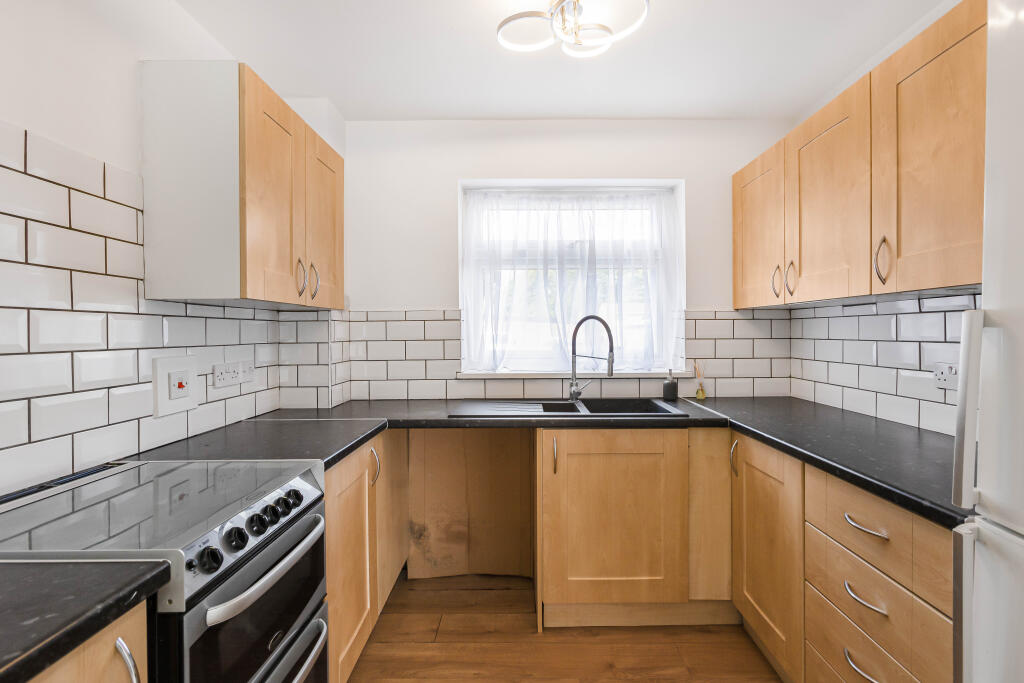 Apartment in St Albans - View 3