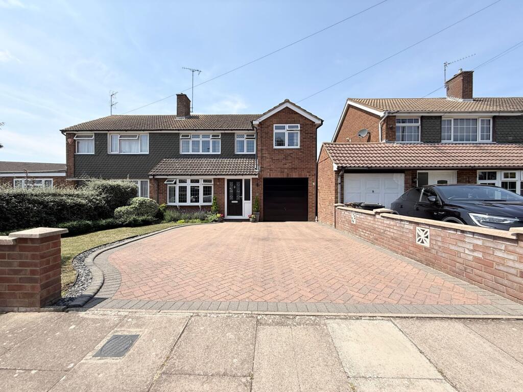 4-bed semi-detached on Ranock Close, Luton, LU3, £450,000