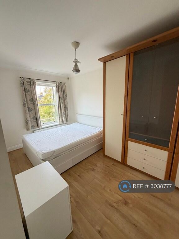 Apartment in London - More