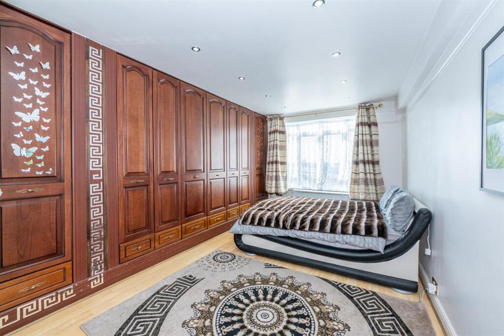 3 bedroom flat for rent