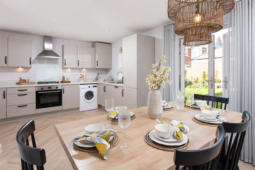 Main image of property: Low Road,
Dovercourt,
Essex,
CO12 3TX