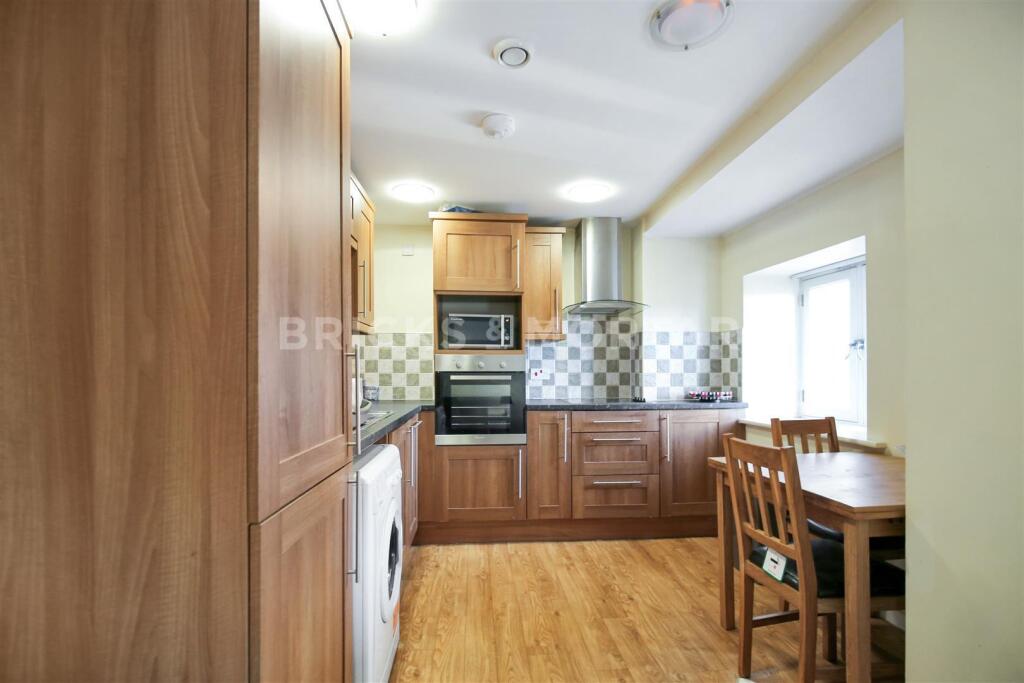 Apartment in Newcastle upon Tyne, Tyne and Wear - View 4