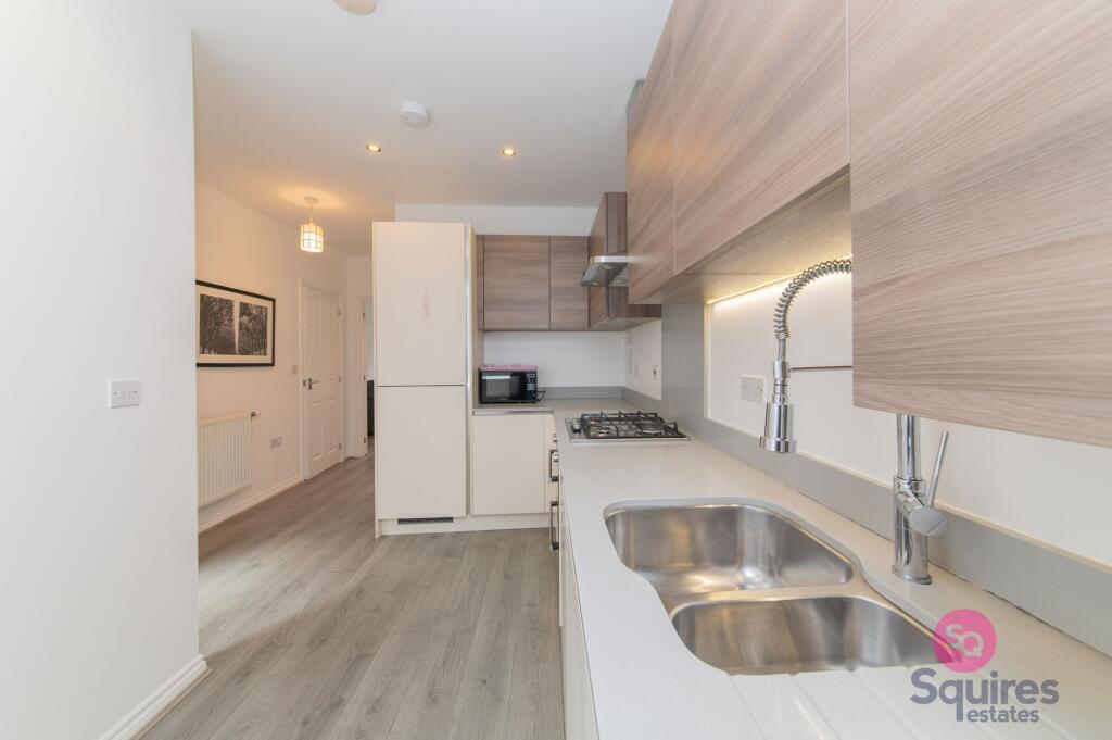 House in London - View 3