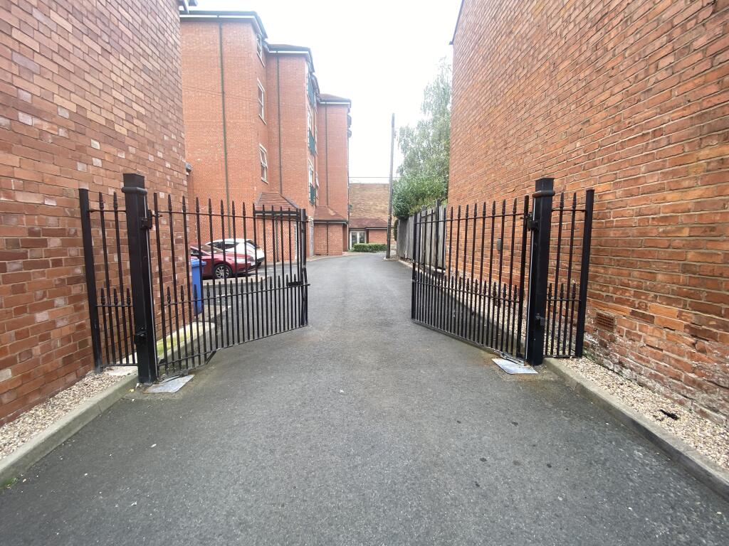 Park Gate, Alcester Road, Birmingham photo 5