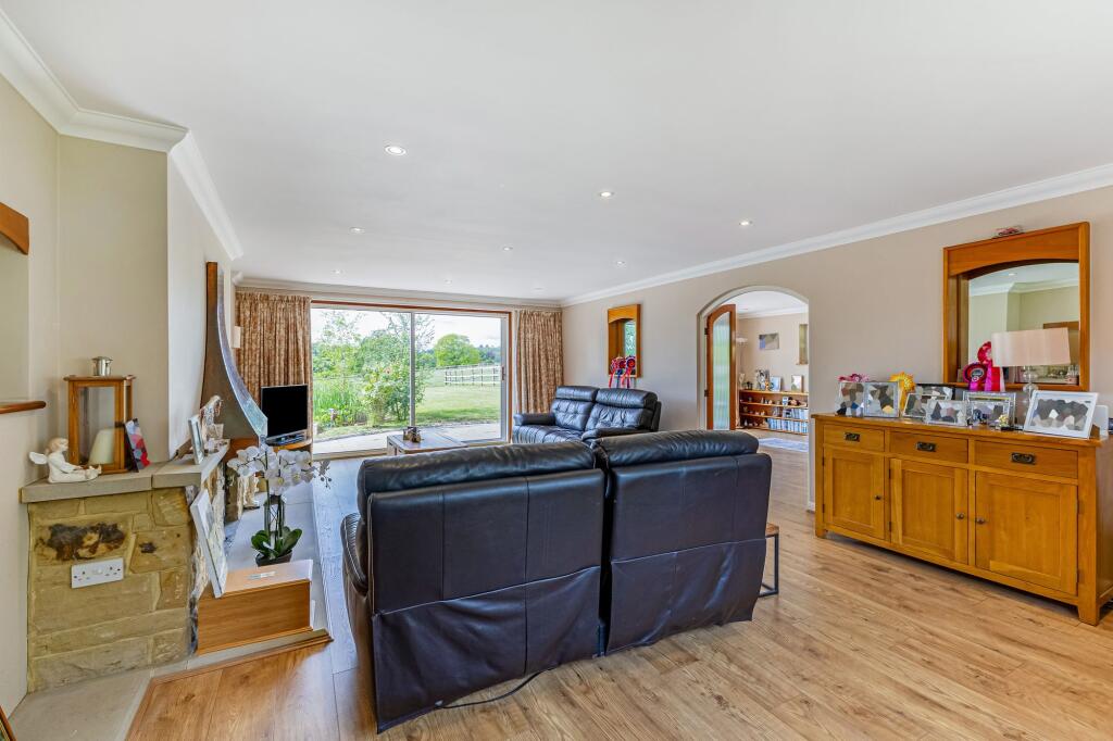 Homestall Stud, Ashurst Wood, RH19 - View 5