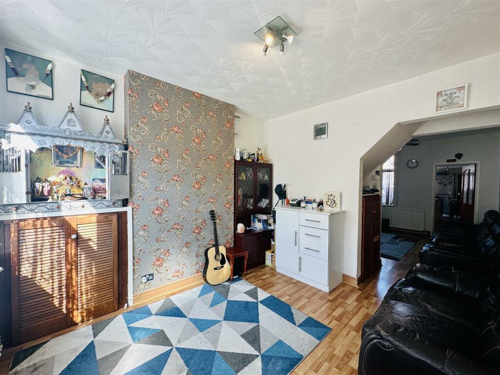 House in Leicester, Latimer - View 2