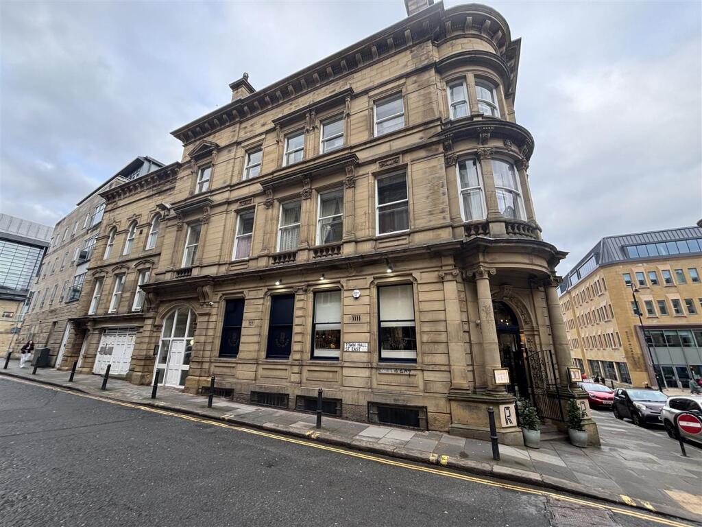 Main image of property: Apartment 5, Calder Court, Halifax, HX1 1UU