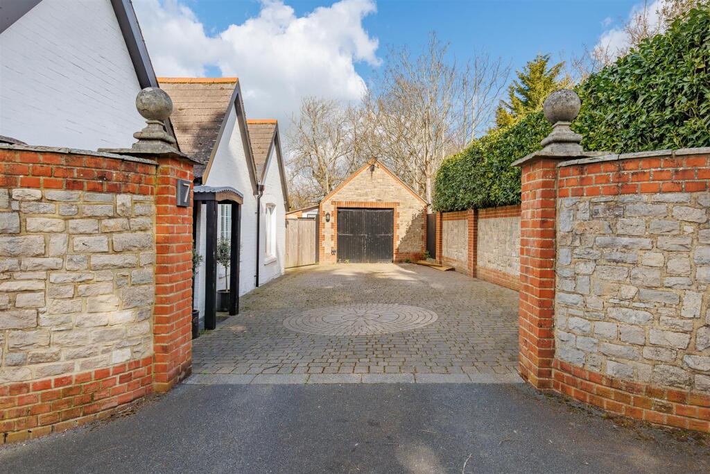 House in Gurnard - View 5
