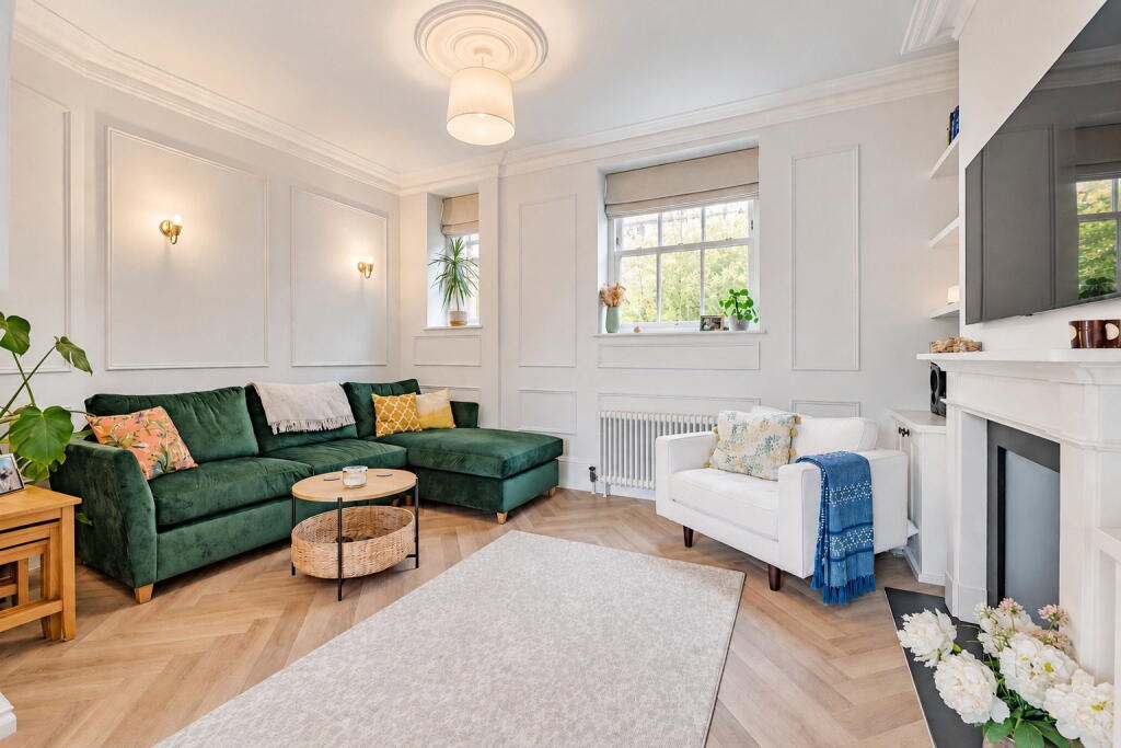 Apartment in Tunbridge Wells, Kent - View 3
