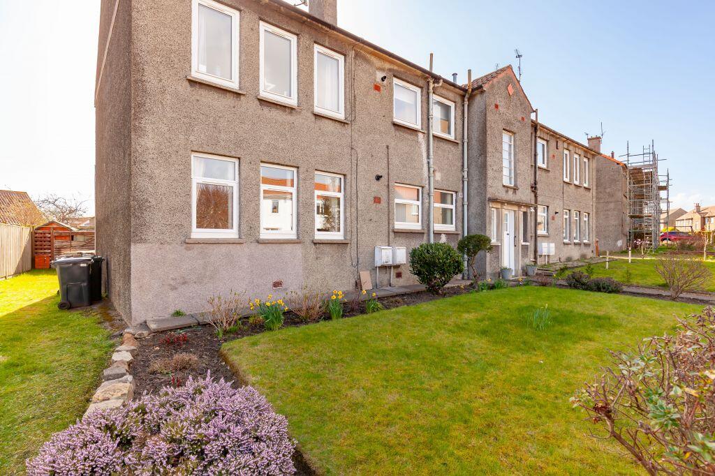 Main image of property: 50/2 Silverknowes Crescent, Edinburgh, EH4 5JB