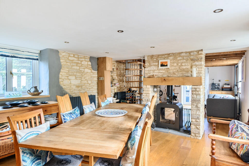 House in Gloucester - View 2