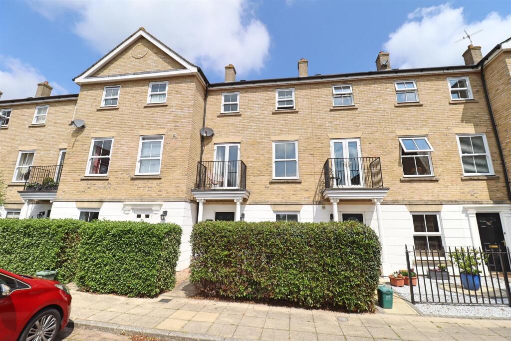4-bed terraced on Hadfield Drive, Black Notley, Braintree, £350,000