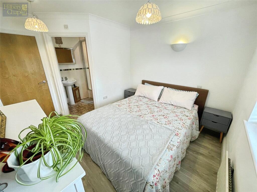 Apartment in London - View 5