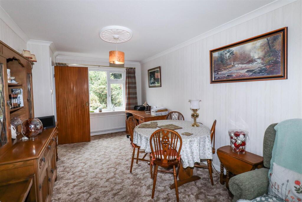 House in Broxtowe, Eastwood - More