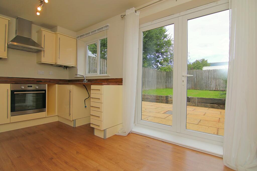 Royds Hall Drive, Bradford, BD6 photo 5