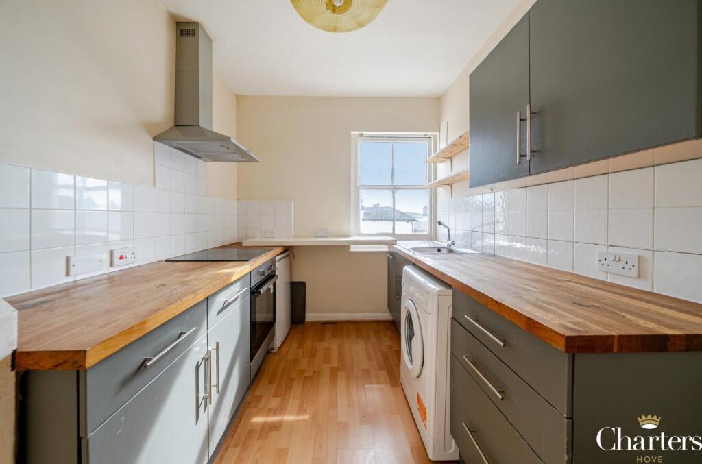 Apartment in Brighton, Round Hill - View 2