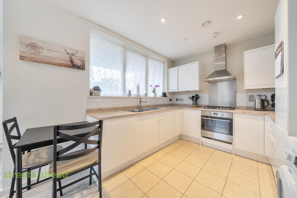 Apartment in London - View 5