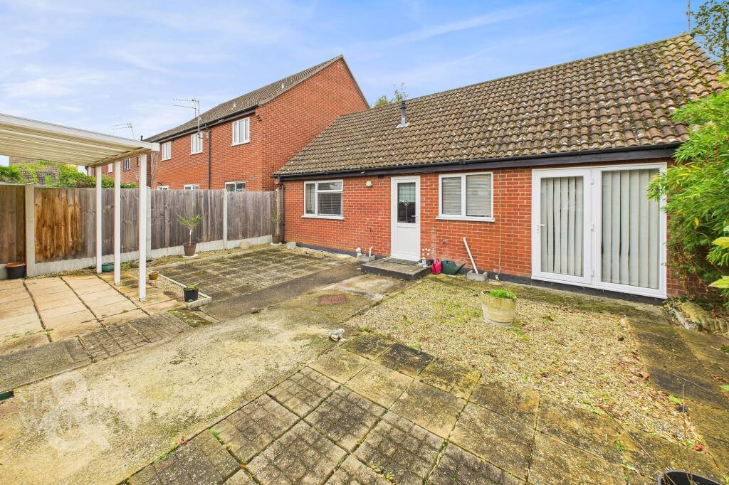 2-bed bungalow on Pearce Road, Diss, £230,000