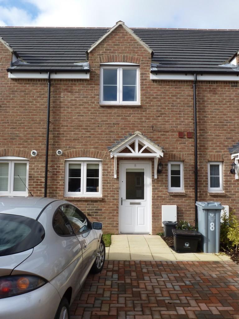 Main image of property: Chamberlain Close, Carterton, OX18